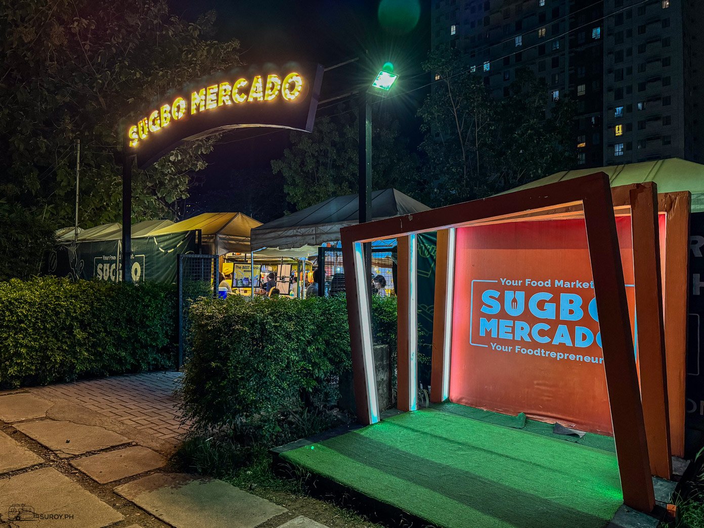 Street-level food, retail, and daily convenience are part of why the IT Park corridor keeps attracting investors and end users.